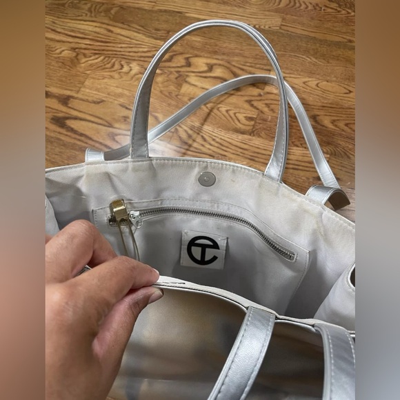 Womens Teflar Metallic Silver Vegan Leather Medium Shopping Handbag - Picture 6 of 10